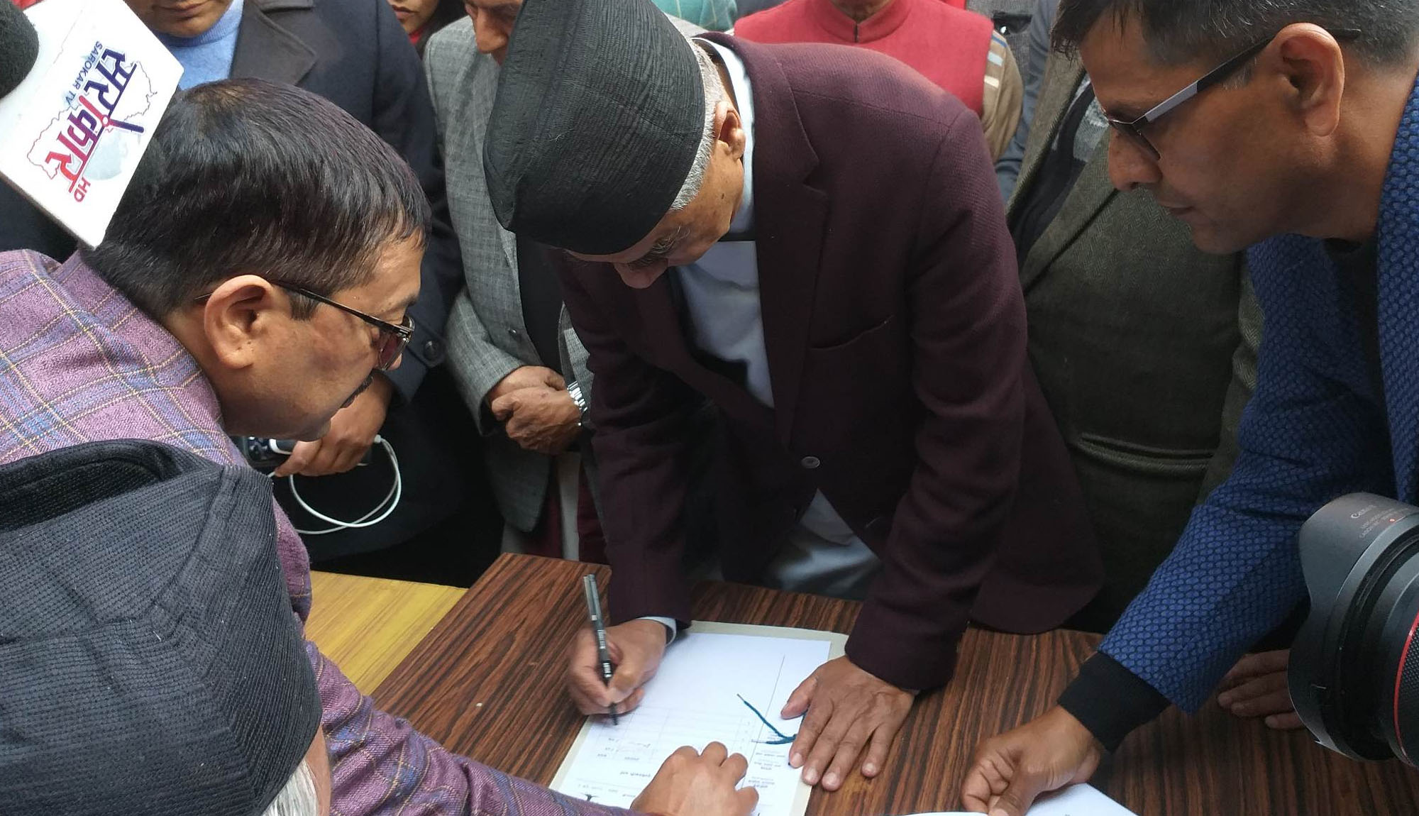 कांग्रेस संसदीय दलको निर्वाचन : सिंहदरबारस्थित संसदीय दलको कार्यालयमा जे देखियो (फोटो फिचर)